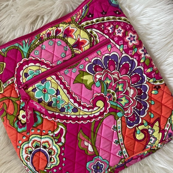 Vera Bradley Handbags - Vera Bradley Crossbody Bag